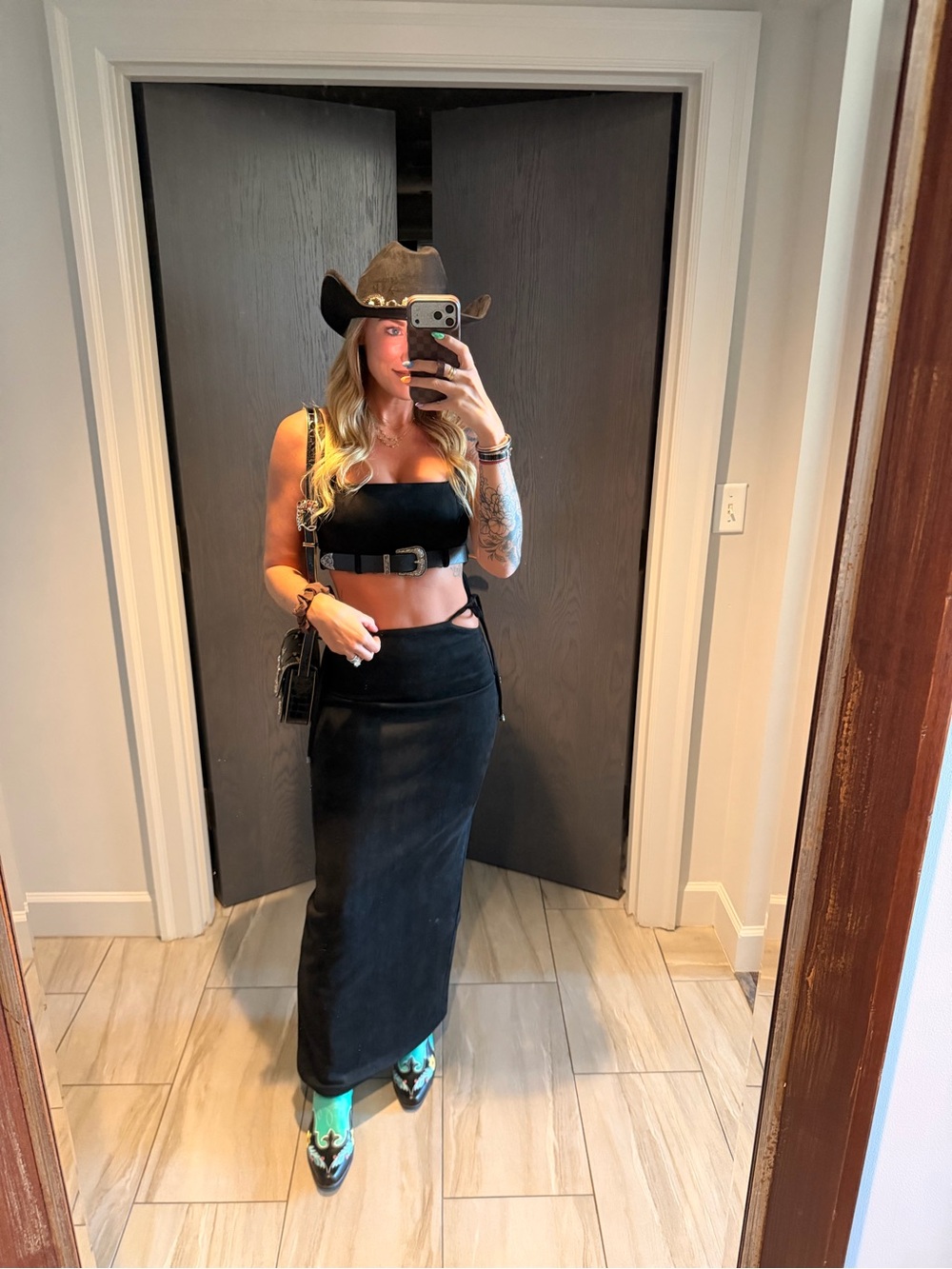Black Long Maxi Skirt - Sleek High-Waist Design